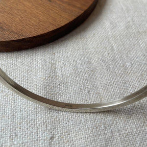 bangle-chunky-recycled-silver-elizabeth-kilgour-the_home_of_sustainable_things 