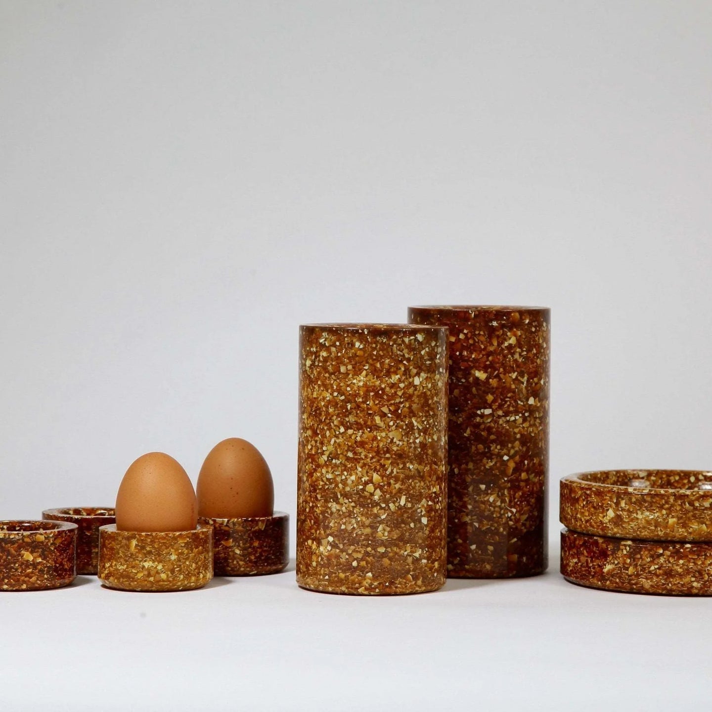 how-do-you-like-your-eggs-vase-discarded-eggs-basse-stittgen-the_home_of_sustainable_things 