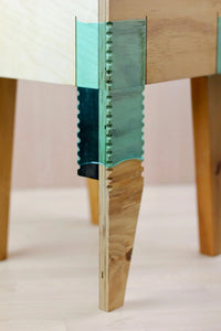 joining-bottles-side-table-wood-offcuts-plastic-bottles-micaella-pedros-the_home_of_sustainable_things_4